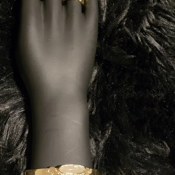 Elegant Gold and Silver Women's Bracelet and Ring Set - Picture 2 of 15